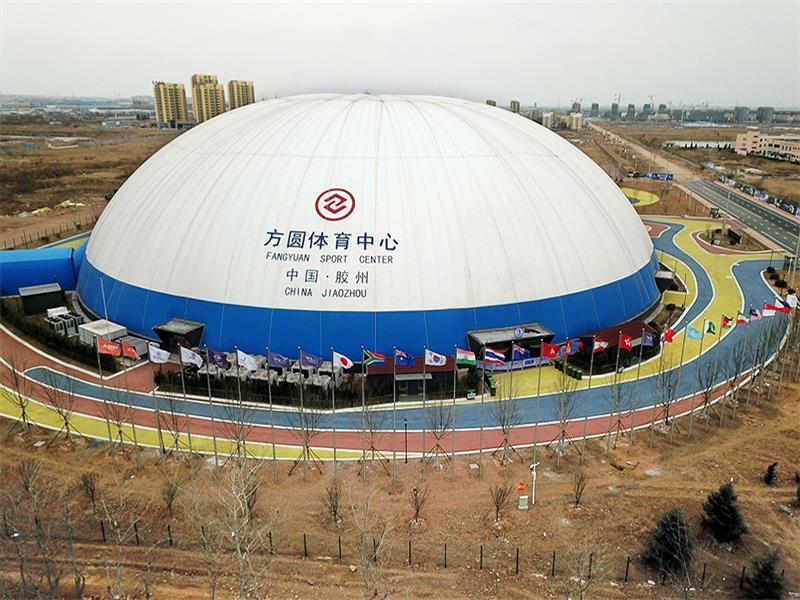霧霾天，氣膜體育館讓孩子在體育課上“撒歡兒”
